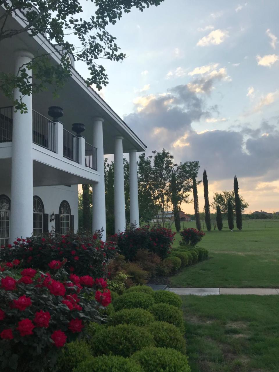 The Plantation House Boutique Inn Pflugerville Exterior photo