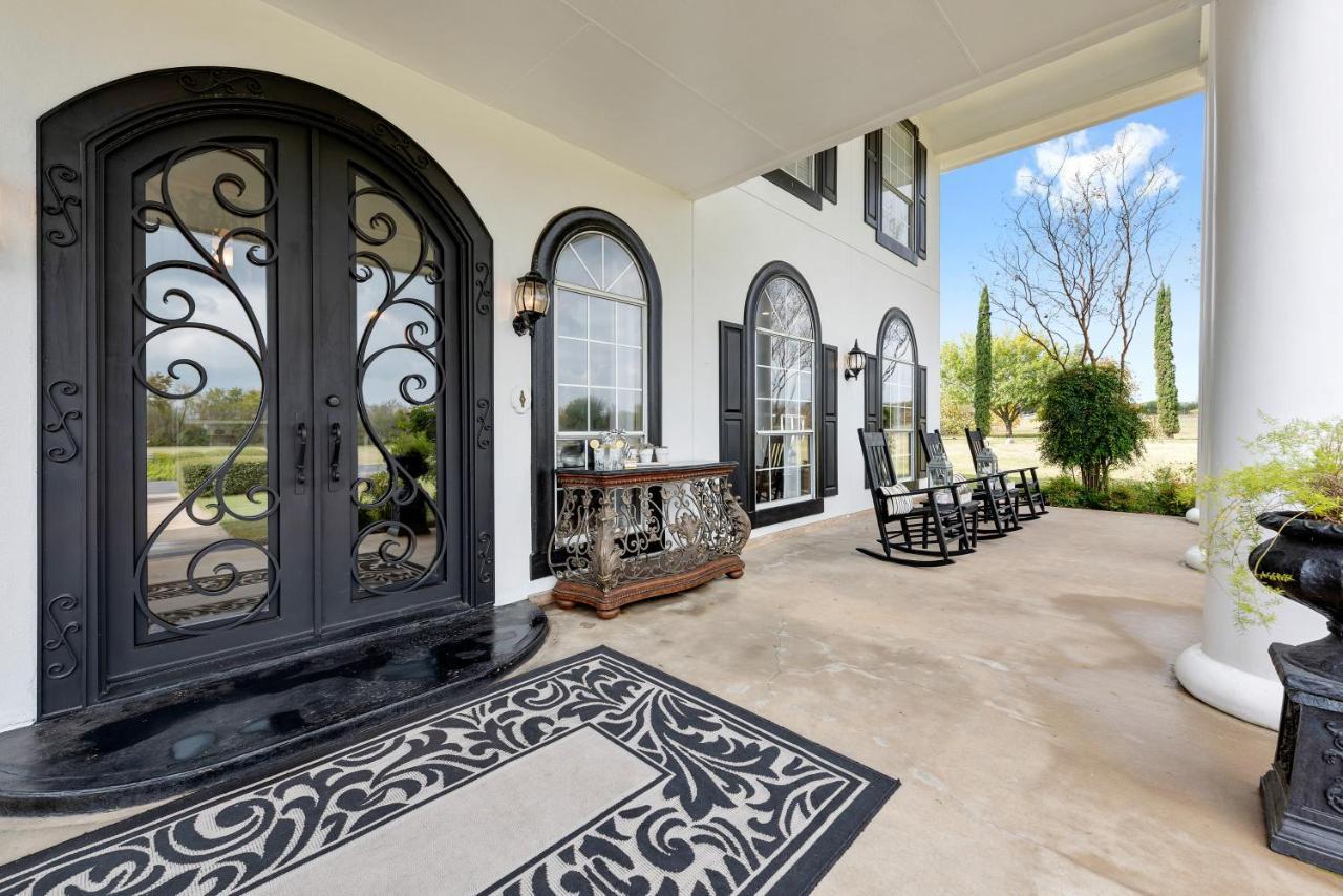 The Plantation House Boutique Inn Pflugerville Exterior photo